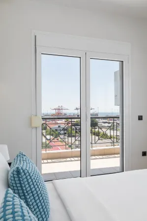 Celine by halu!, Apartments in the center Отели в г. Салоники