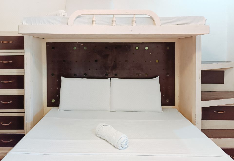 Hotel Elinas and Restaurant