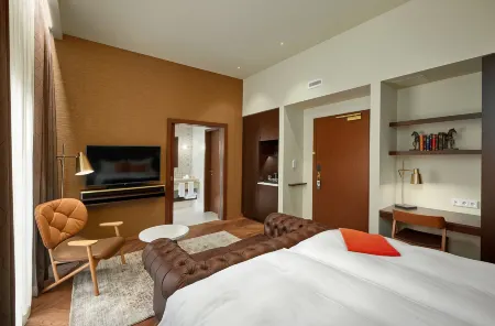 Reykjavik Consulate Hotel, Curio Collection by Hilton