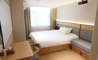 Eman Hotel (Sanpailou Street Hongqiao Subway Station Branch)