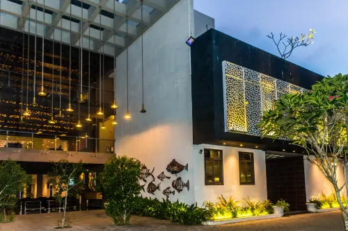 Golden Pearl Tangalle Beach Hotels in Hambantota