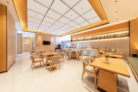 Gemi Hotel (Weizheng Park, Jilu, Xingtai) Отели в г. Цзюйлу