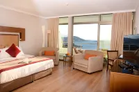 Korumar Hotel Deluxe Hotel di Bayraklidede Mahallesi