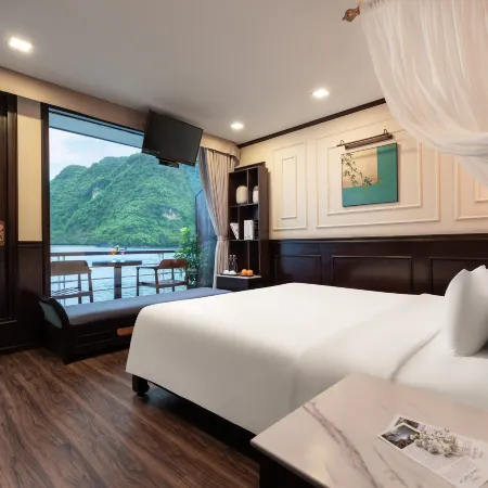 Amanda Luxury Cruise