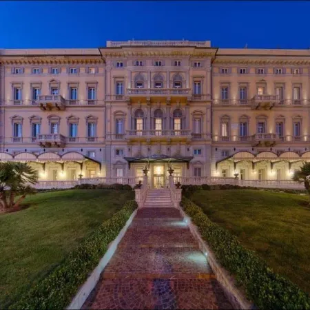 GH Palazzo Suite & Spa Отели рядом с достопримечательностью «Стадион имени Армандо Пикки»