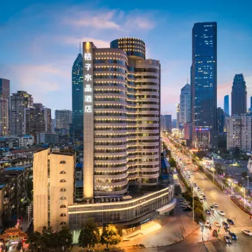 武漢漢口金融中心萬象城桔子水晶飯店 曲水楼附近的飯店