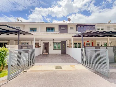 Golden Sweet Home @ CH Golden Hills (Night Market) - 2 Storey Terrace House