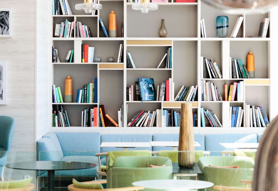 노보텔 몬테카를로의 야외 수영장