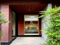Luyue Yunqi Hotel Hotels near Dongpo Impression Water Street