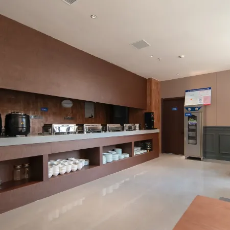 Luoyang Chengli Hotel (Luoyi Ancient City Lijing Branch)