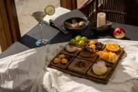 Artisan Haven Isle · Private Hot Spring Retreat - breakfast