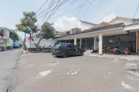 RedDoorz Syariah near BTC Fashion Mall Hotels in Sukajadi