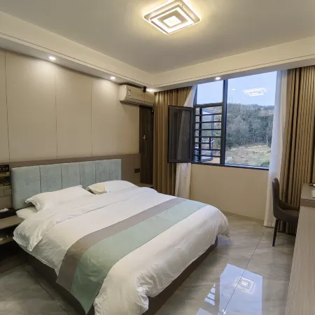 Yanhe Tangba Longteng Hotel