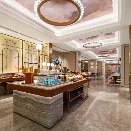 Mercure Chengdu Tianfu Square Отели рядом с достопримечательностью «Мемориальный храм Ухоу»