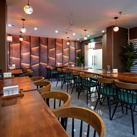 Dingjiang Business Hotel