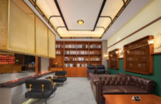 James Joyce Coffee Hotel (Railway Station Yulin College Branch)