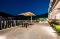 Qing Art Homestay - Mountain view
