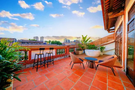 Zhangzhou Xiangyi Hotel Отели рядом с достопримечательностью «Minnan Normal University»