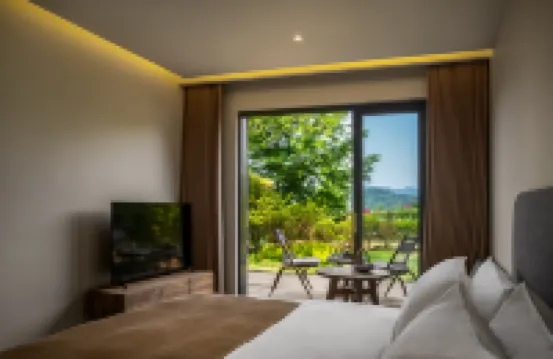 Tongqu Jiaguanli Private Hot Spring Resort Inn, Qionglai