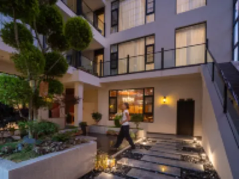 HOMESTY WABISABI Oxygen-rich Scenic Stay (Dukezong Ancient Town Giant Buddha Temple Branch)