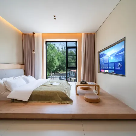 Yining Tinglin Homestay (Six star street)