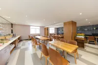 Yester Hotel (Yuxi Taobao Street Wanda Plaza) - 3-Star