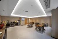 QIANNA HOTEL GLORIOUS (Zhoukou Chuanhui District High-speed Railway East Station Branch)