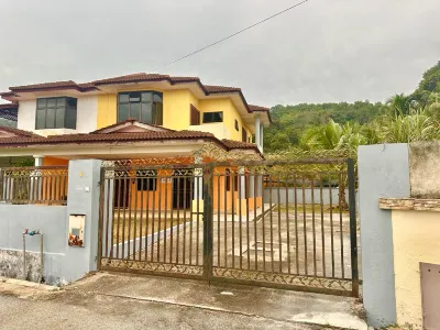 Meranti Homestay Hotels near Chop Tong Fatt