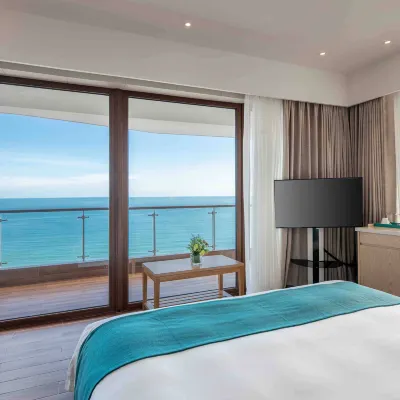 Donghai Bin'an Scenic Apartment (Weizhou Island Rainbow Cliff) Hotels near Catholic Church