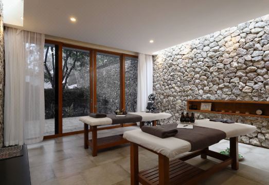 Semara Luxury Villa Resort Hotel Overview