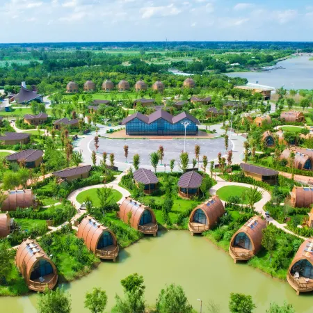 Bai Ma Lake Wetland Hotel