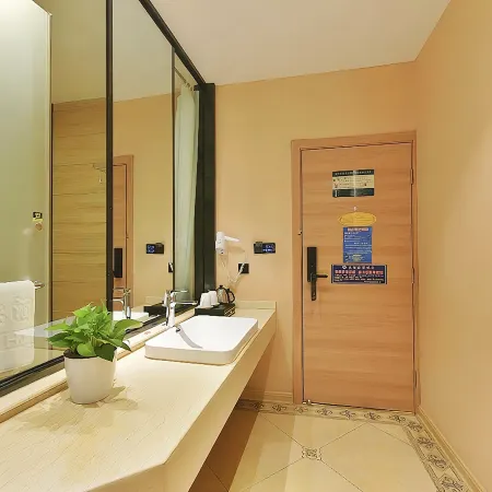 Rongshui Dongjie Hotel