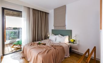 SOFIA Luxury Residence - Premium Apartments with Pool & BBQ, Rooftop Terrace, 5 Min to Sea