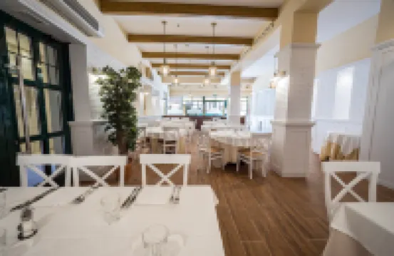 โรงแรม พอร์ตอาเวนทูรา