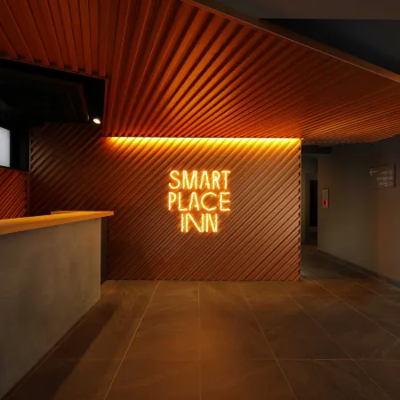 Smart Place Inn Kyoto Nijojo-Mae Station Отели рядом с достопримечательностью «Замок Нидзе»
