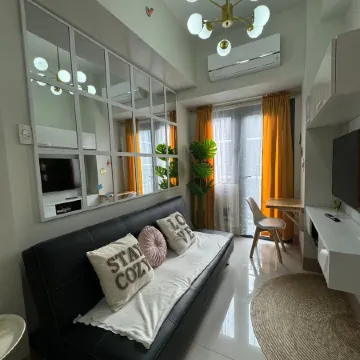 Staycation at Shore by Layandy