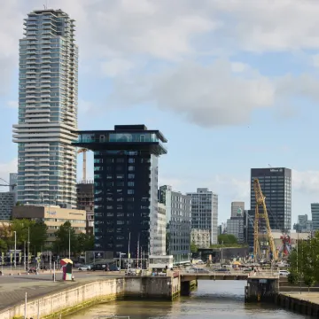 DoubleTree by Hilton Rotterdam Centre Hotels near Kijk-Kubus Museum-house