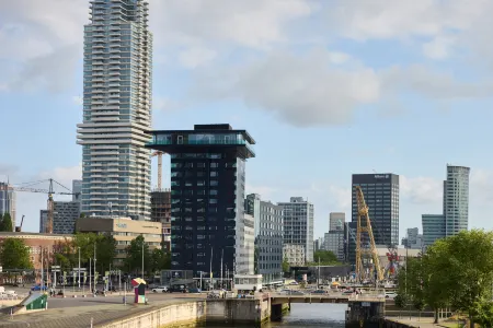 DoubleTree by Hilton Rotterdam Centre