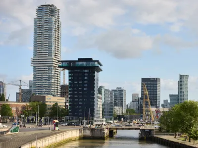 DoubleTree by Hilton Rotterdam Centre Отели в г. 