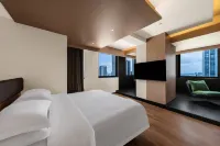 EMPIRE   HOTEL
