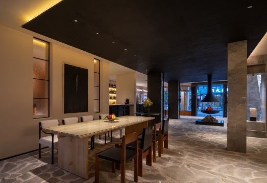 다리 호텔 인테리어