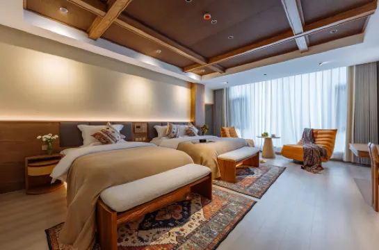 香格里拉•札釋永布供氧民宿（獨克宗古城大佛寺轉經筒店）