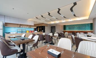 Moshang YaJu Hotel (Wuhan Central China Normal University Ma Fang Shan Metro Station Branch)