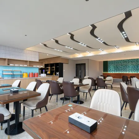 Moshang YaJu Hotel (Wuhan Central China Normal University Ma Fang Shan Metro Station Branch)