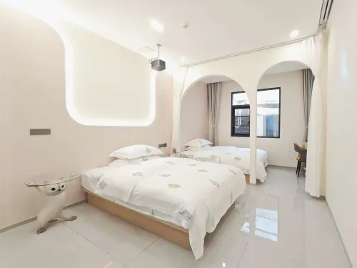 Yuanyang Qianjingtai Hotel (Bus Station Branch)