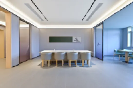 Quanji Hotel (Xi 'an Tang Dynasty Ever-Bright City, South Square of Big Wild Goose Pagoda)