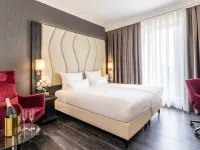 PLAZA Premium Grand Winston Hotels near Laak