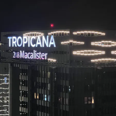 Tropicana 218: Spacious Luxury City 3BR 3car 11pax