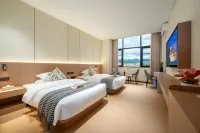 Huayi Select Hotel by Home Inn (Chuxiong Dayao County International Trade City) Hotels in Dayao