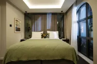 The Hobson Cambridge by Adina